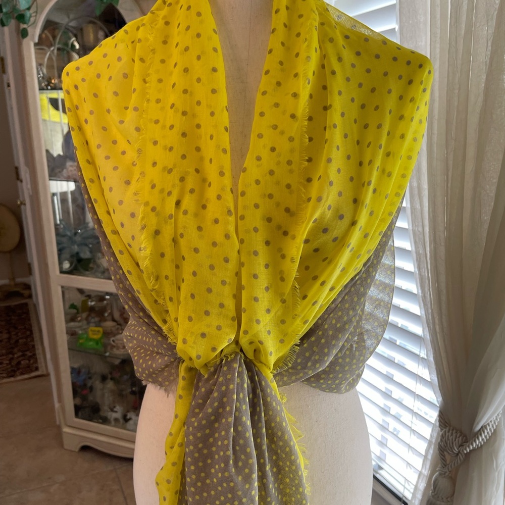 Scarf - Picture 2 of 3
